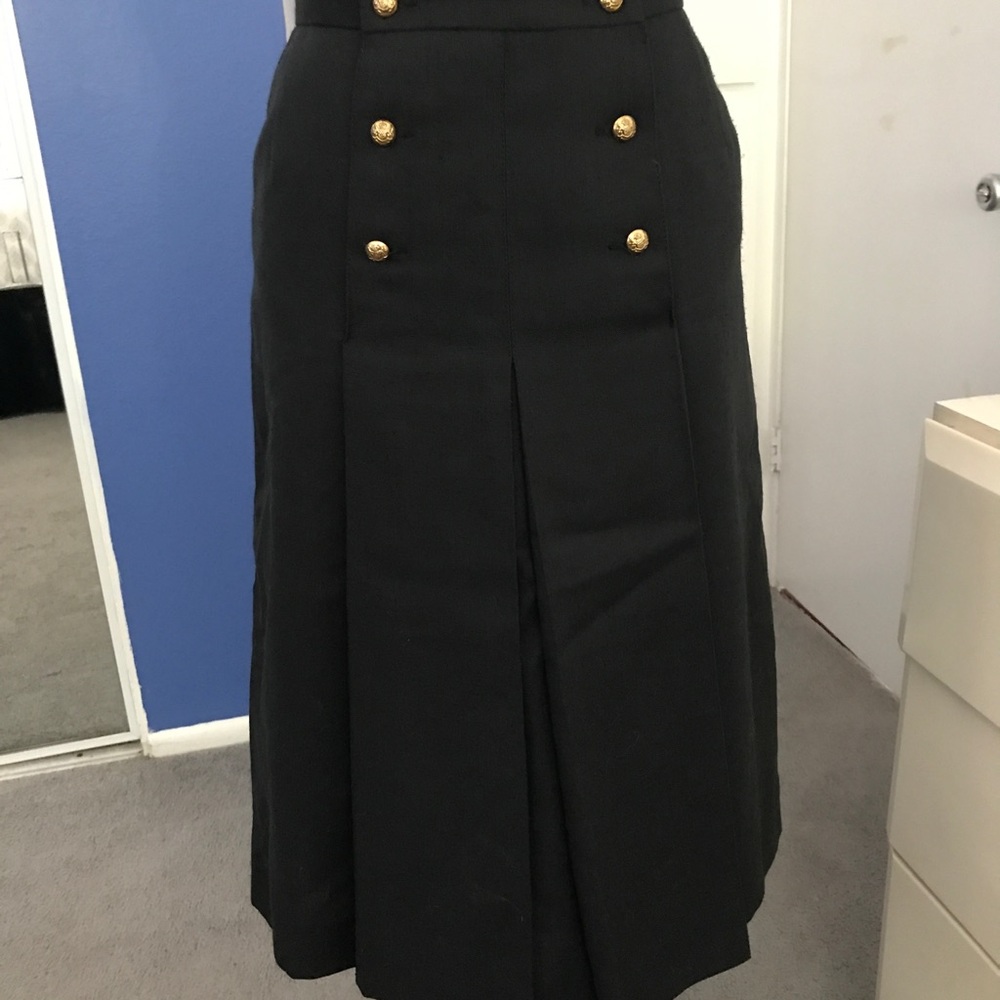 Vintage jaeger skirt black with  gold buttons sz 4